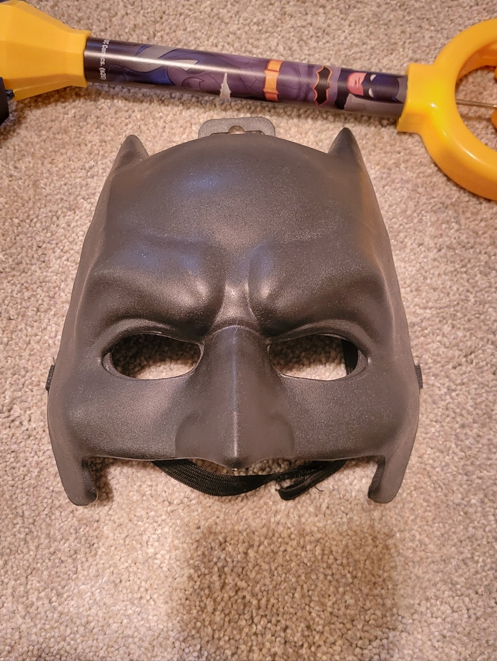 DC Batman-Inspired Kids Mask - Classic Hero Look